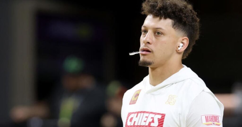 patrick-mahomes-asking-for-prayers-impact-on-fans-and-community